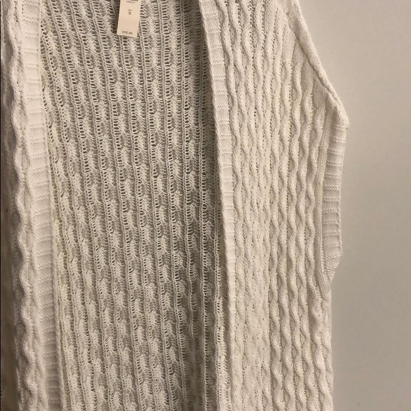 Cream knit sleeveless cardigan shrug NWT - Anthro - Picture 3 of 4